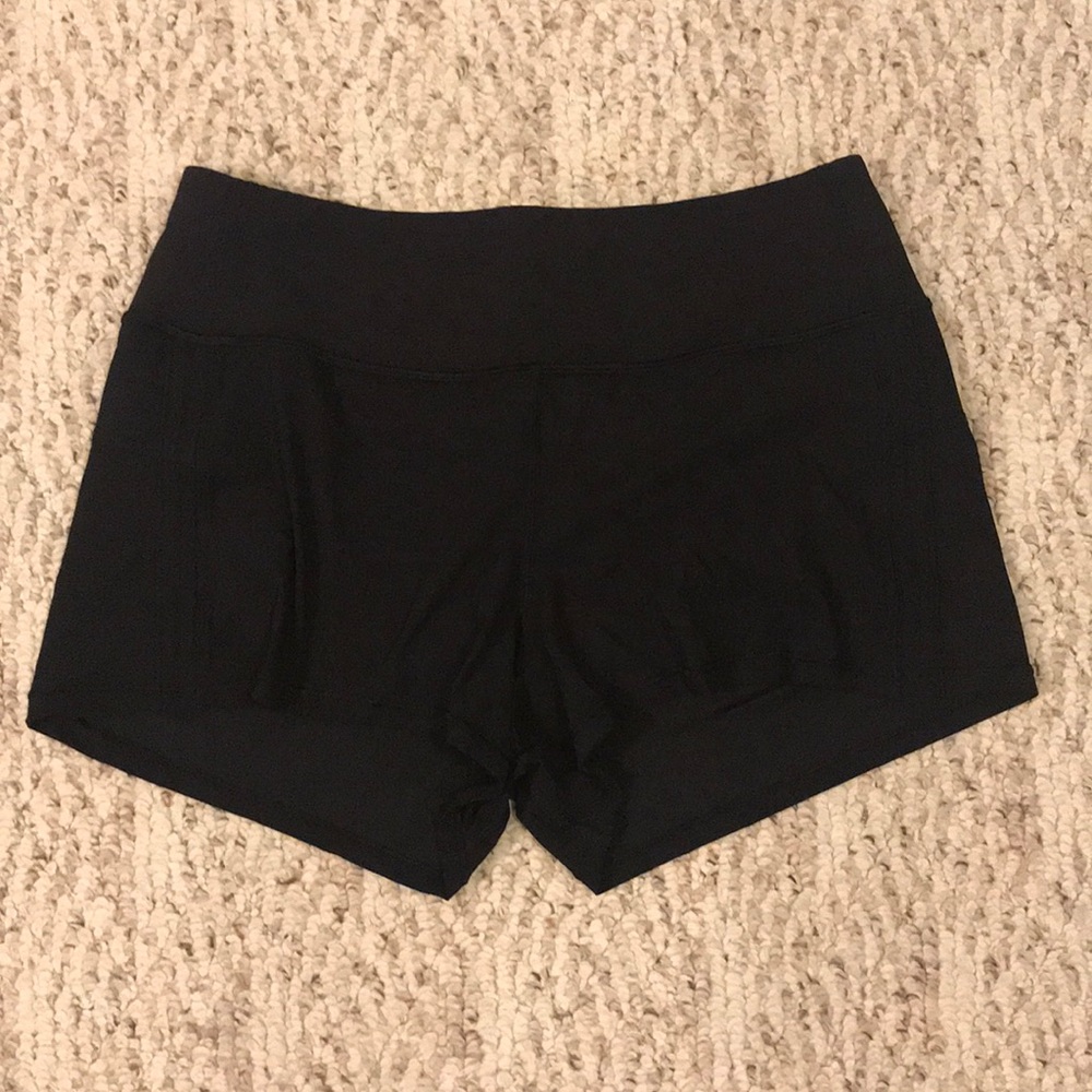 Lululemon Cinch to Stretch Shorts 2.5”